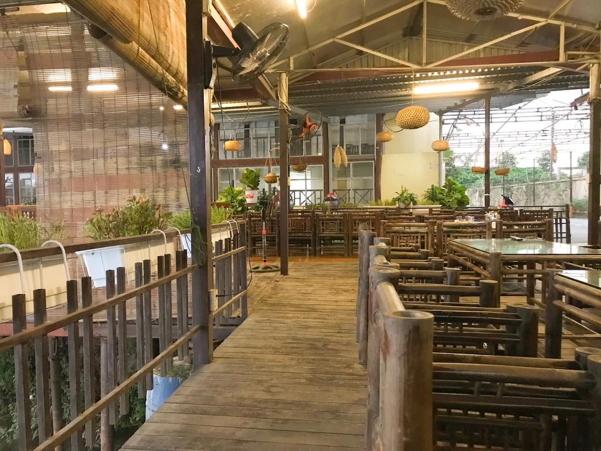 Vinh Gia Airport Lakeview Hostel ハノイ市 エクステリア 写真